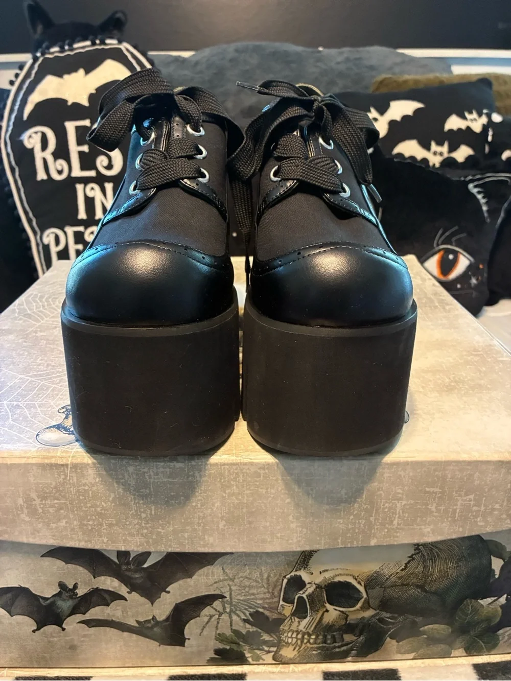 Widow Platforms Deep Black Vintage Oxford Inspired Design Lightweight Size 9 - Picture 4 of 11